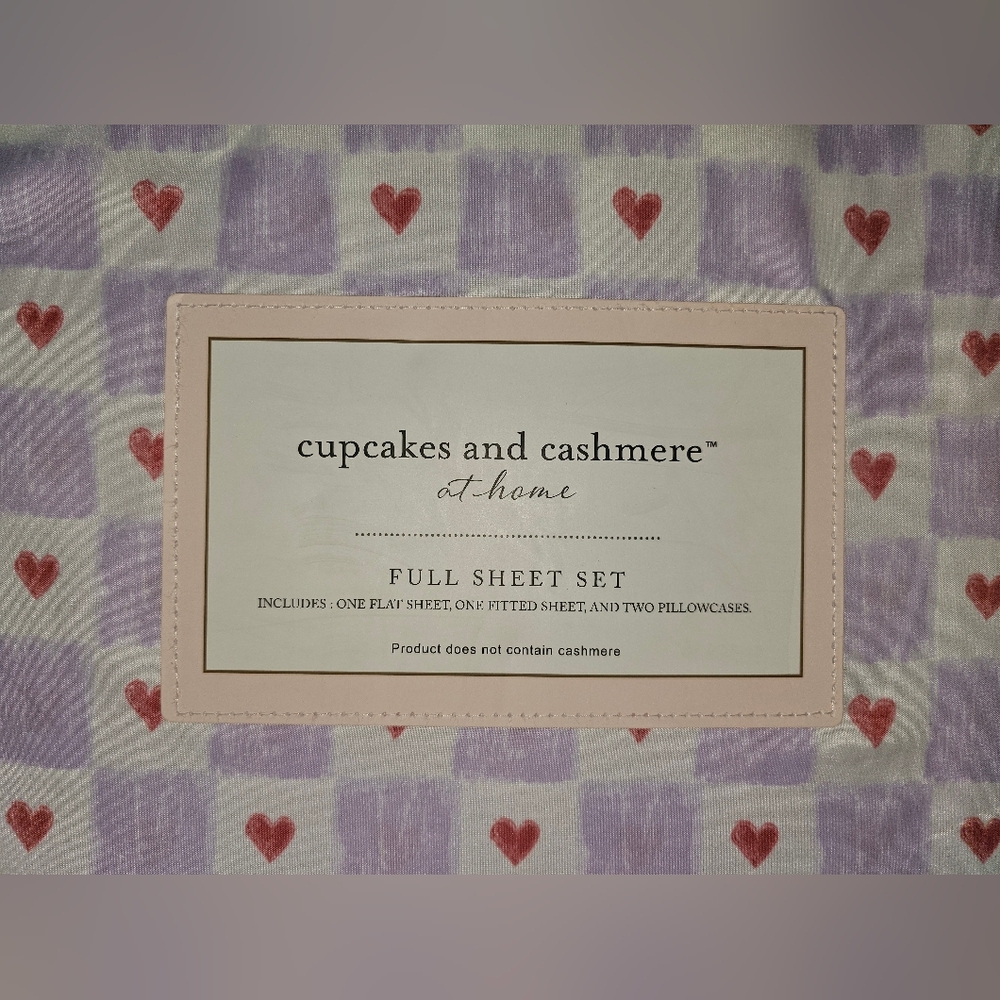 Cupcakes & Cashmere Check My Hearts Full Sheet Set